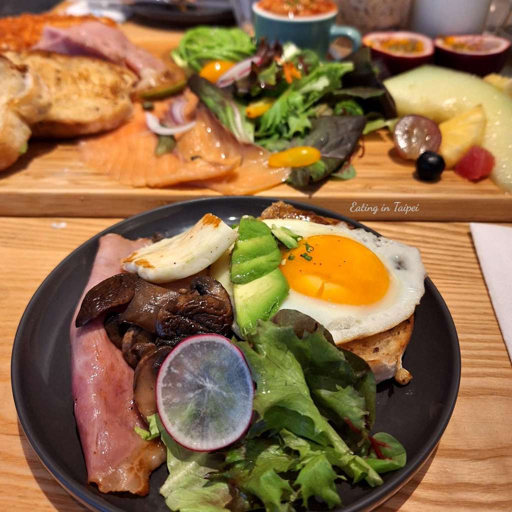 Antipodean queen breakfast platter 5
